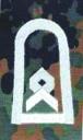 Sehen sich täuschend ähnlich: Die verbotene Odal-Rune  und das Rangabzeichen eines Hauptfeldwebels bei der Bundeswehr.
